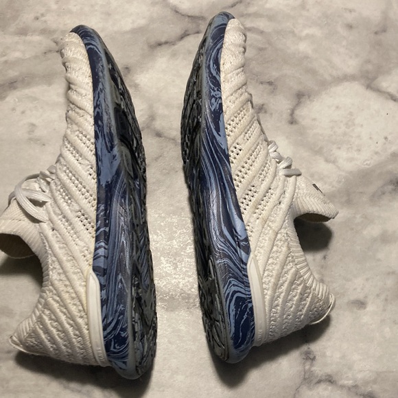 APL - Picture 10 of 15